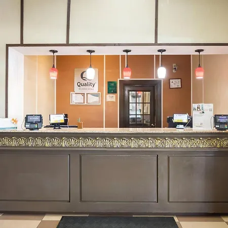 Quality Suites Hickory South-3