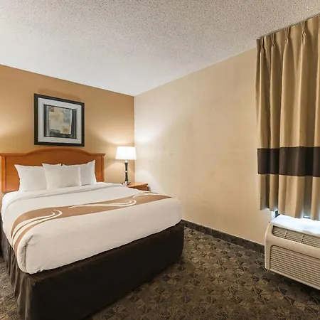 Quality Inn & Suites Portage Central-2
