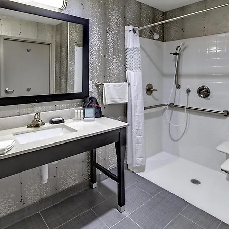 Hampton Inn And Suites Ada-2