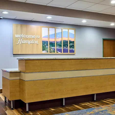 Hampton Inn & Suites Grants Pass-3