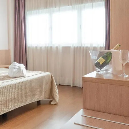 Hotel Capital-2