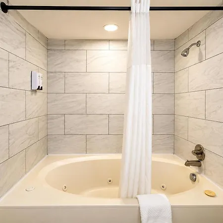 Carriage House Inn-2