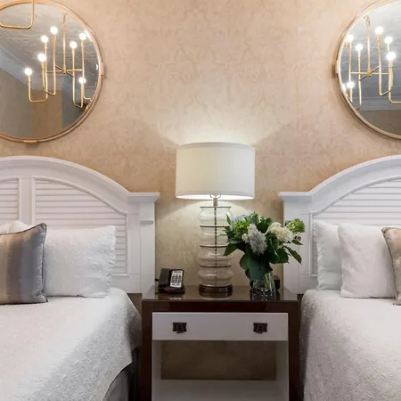 Chateau Inn And Suites-2