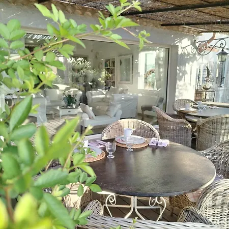 Guesthouse Le Mas de Cotignac-3