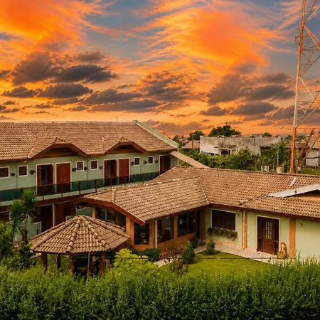 Pousada Araucária Village-3