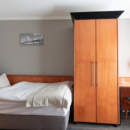 Select Hotel Friedrichshafen-3
