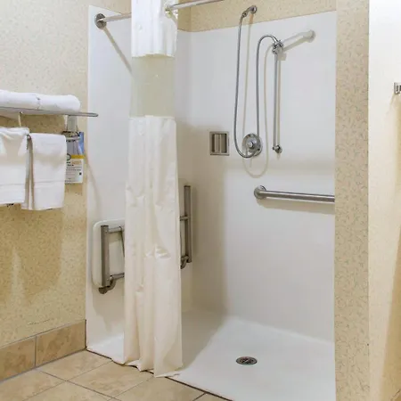 Quality Inn & Suites-3