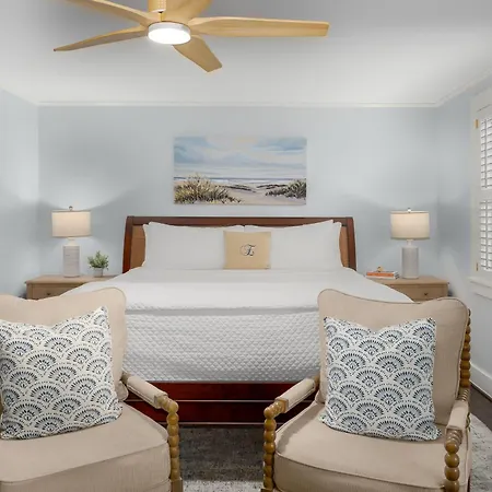 Elizabeth Pointe Lodge-2
