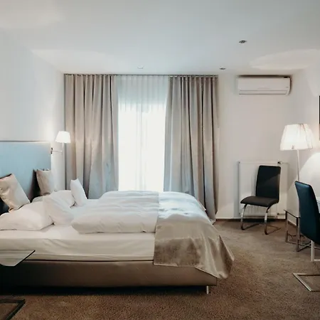 Hotel Crystal-2