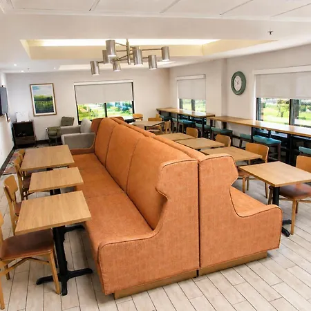 Hampton Inn Summersville-2