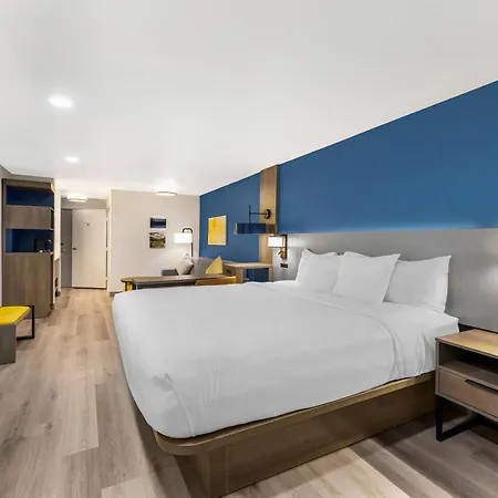 Comfort Inn Fontana-3