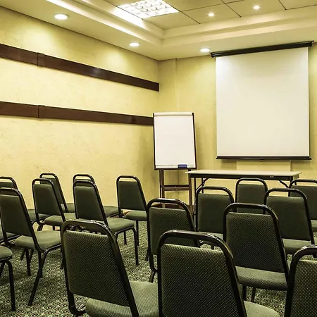 Ibis Taubate-3