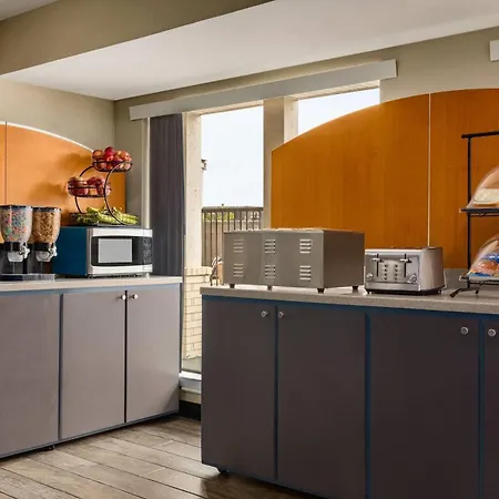 Ramada By Wyndham San Antonio Near Seaworld - Lackland Afb-3