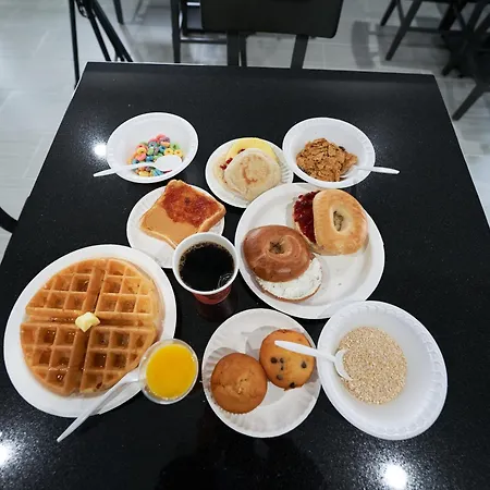 Admiralty Inn & Suites - A Red Collection Hotel-2