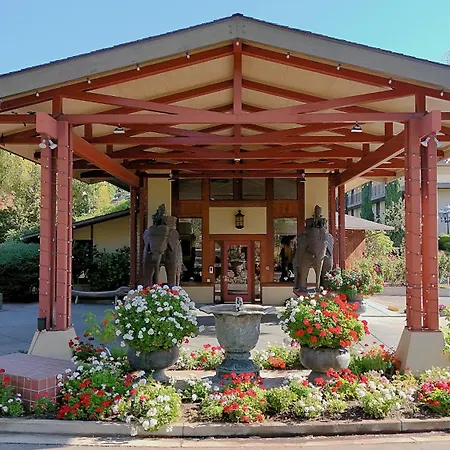 Dinah'S Garden Hotel-2