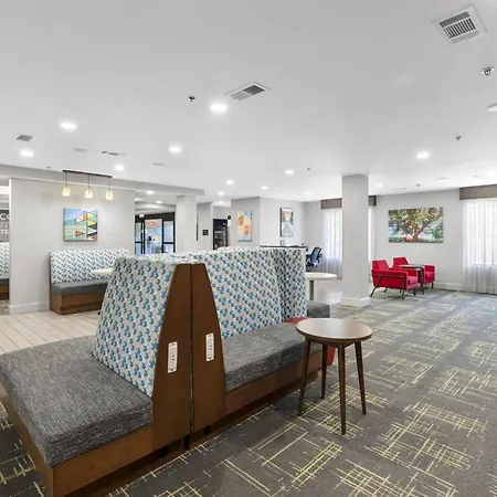 Hampton Inn Salem-2