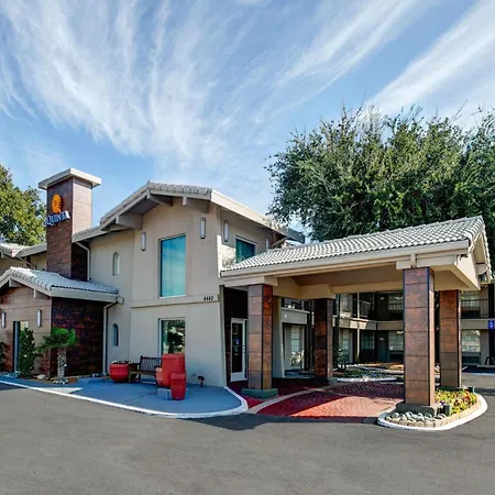 La Quinta Inn By Wyndham Dallas Uptown-3