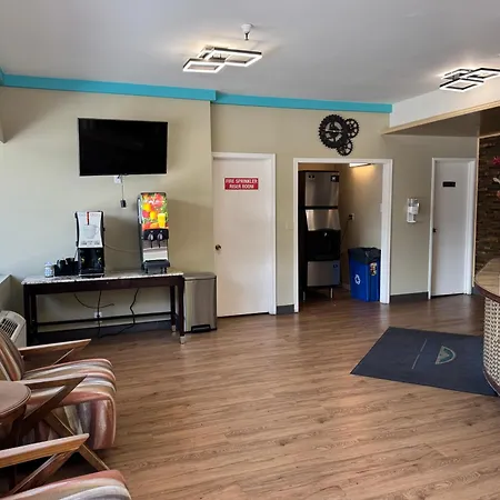 Travelodge By Wyndham Reno-3