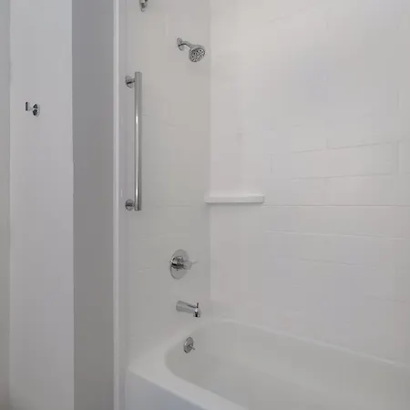 Holiday Inn Express & Suites Alexandria By Ihg-2