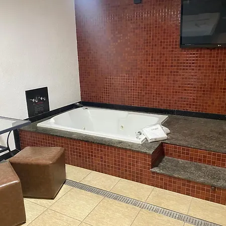 Motel Fuego (Adults Only)-3