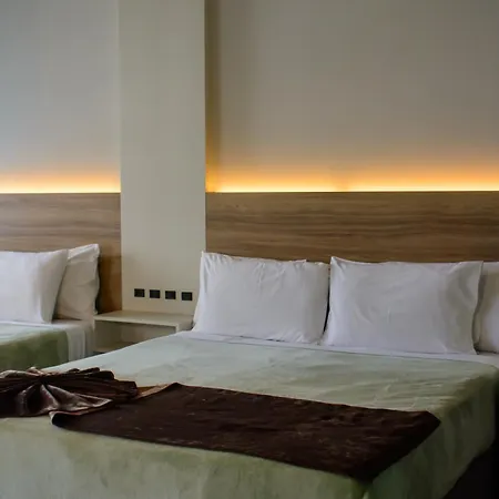 Hotel Gênova BC-3