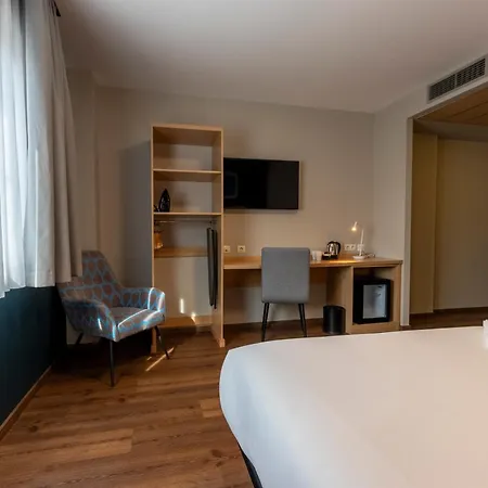 Travelodge Madrid Arturo Soria-3