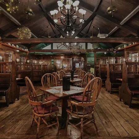 Lamies Inn & The Old Salt Tavern-3
