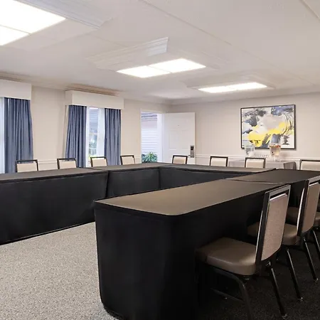 Crowne Plaza Albany - The Desmond Hotel-3
