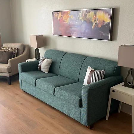 Quality Inn & Suites By The Parks-2