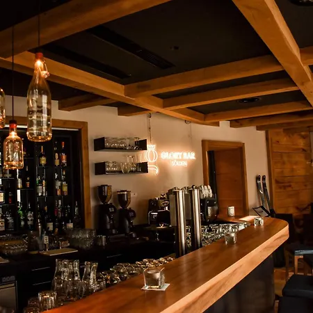 Glanz & Glory Hotel-3