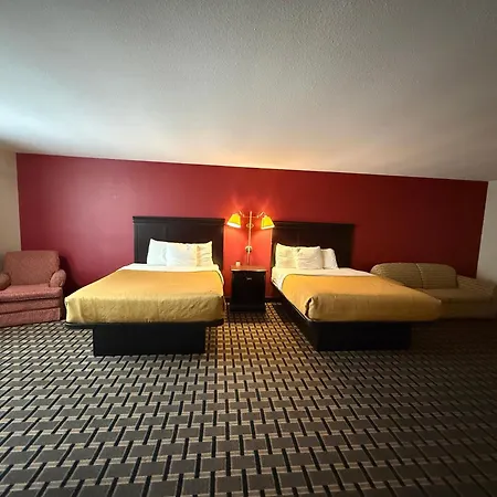 Econo Lodge Inn & Suites Wisconsin Dells-3