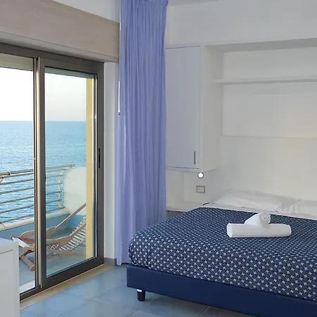 CapoNettuno Hotel Frontemare-2