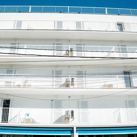 Coral Beach House & Food (Adults Only)-3
