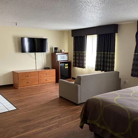 Super 8 By Wyndham Fountain-3
