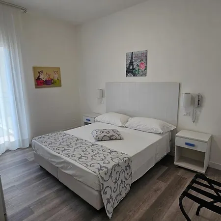 Hotel Linda-2