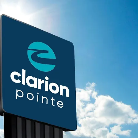 Clarion Pointe-3