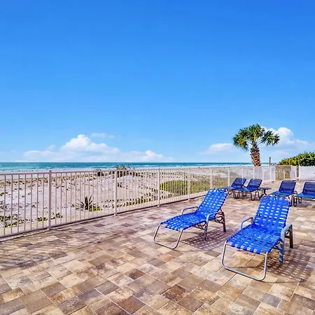 Reef Club 401-2