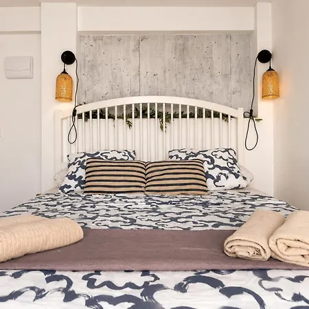 Orange Vibes Guest House-3