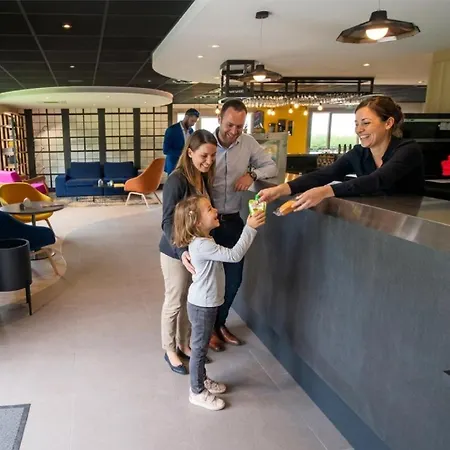 Campanile Hotel Senlis-3