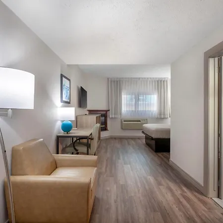 Quality Inn & Suites-3