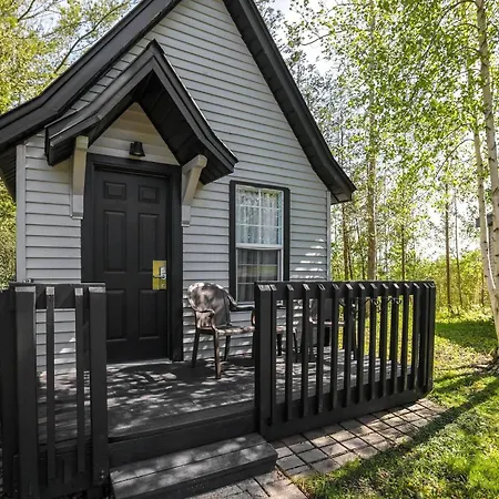 Super 8 By Wyndham Gananoque - Country Squire Resort-3