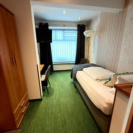 Bed & Rooms, Woergl-3