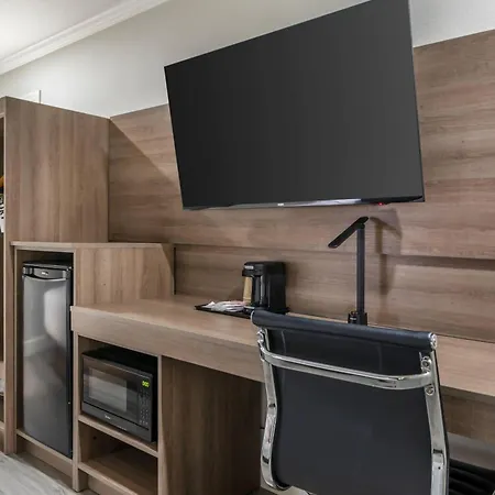 University Park Inn & Suites, An Ascend Collection Hotel-3