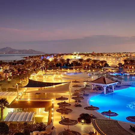 Coral Sea Holiday Resort & Aqua Park-2