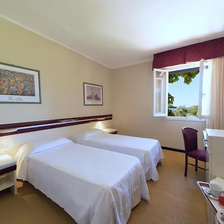 Hotel Fabricia-2
