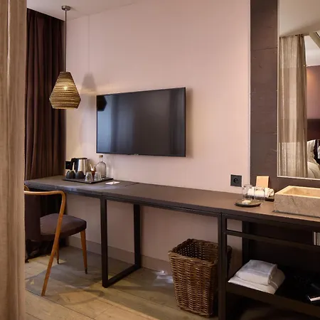 Hidden Hotel-3