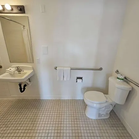 Bridgeview Hotel-3