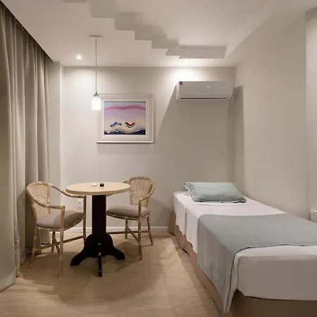 Miramar Hotel-3
