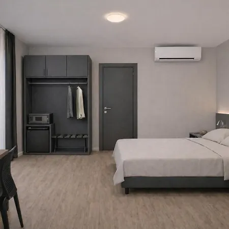 Hotel Myriam-3