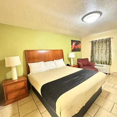 Texas Inn Beaumont-2
